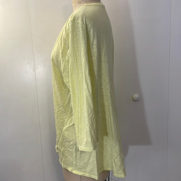Chico’s yellow 3/4 sleeve v-neck the ultimate tee (size 3) - Picture 4 of 8